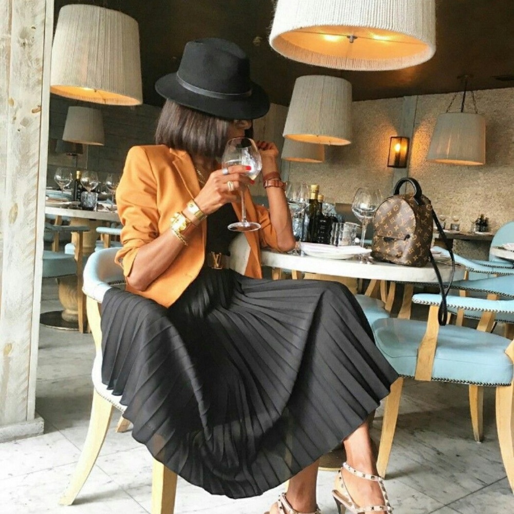 Venus flowy pleated maxi skirt